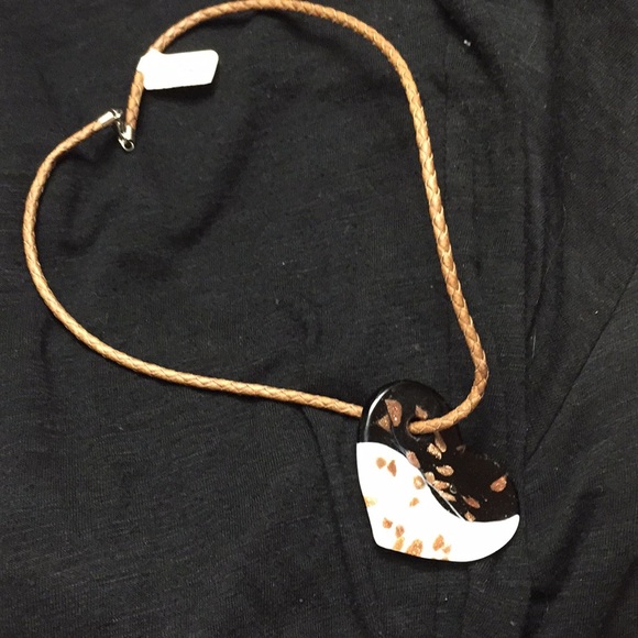 Glass heart necklace - Picture 2 of 5